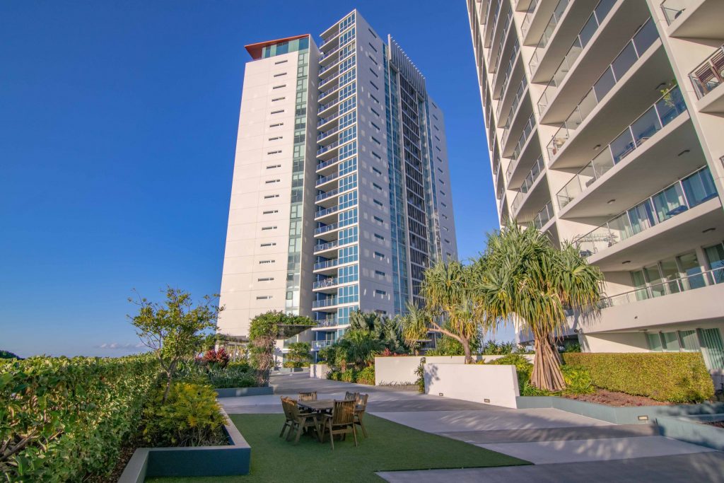 H2O Broadwater Apartments A Rental Community on the Broadwater