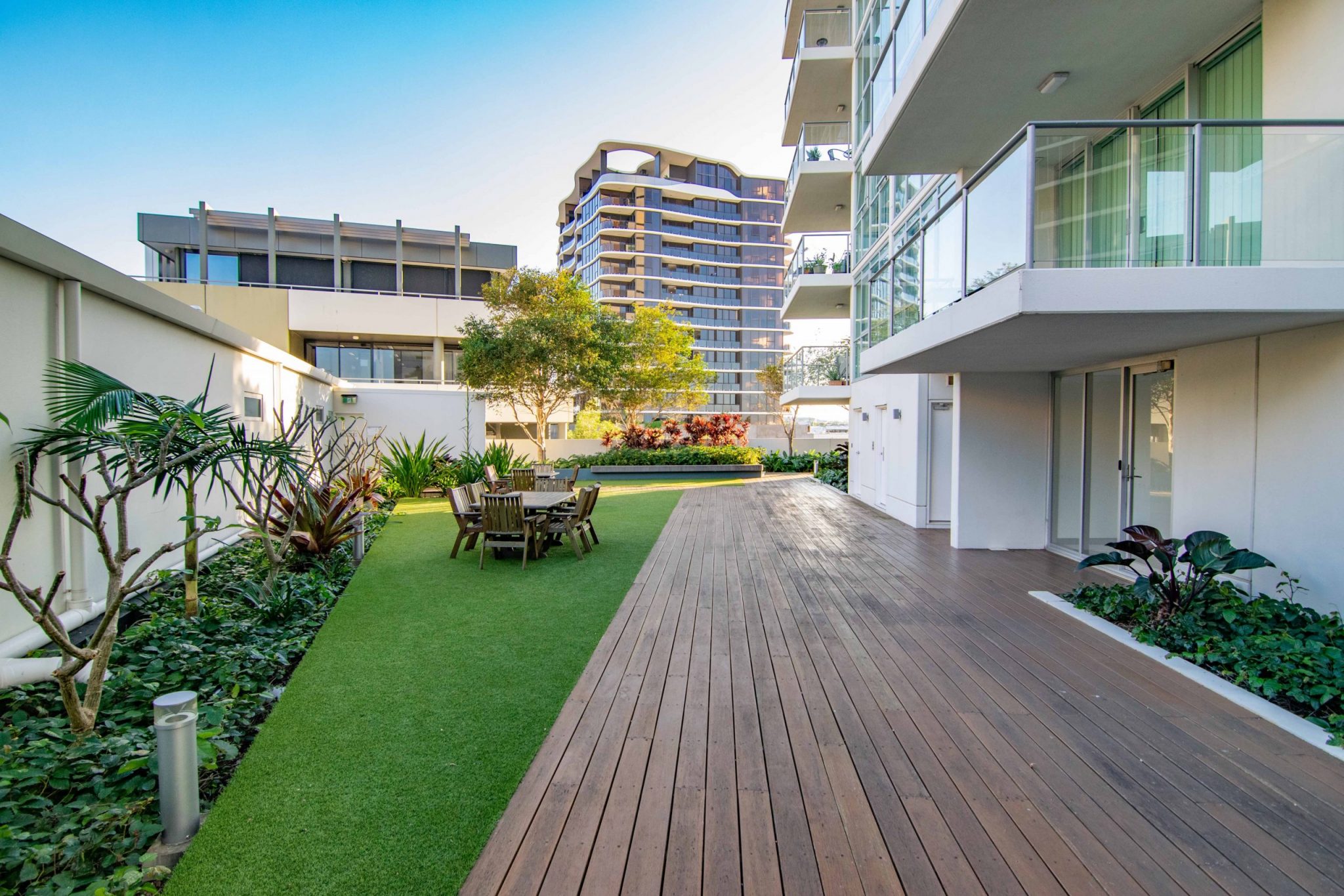 H2O Broadwater Apartments A Rental Community on the Broadwater